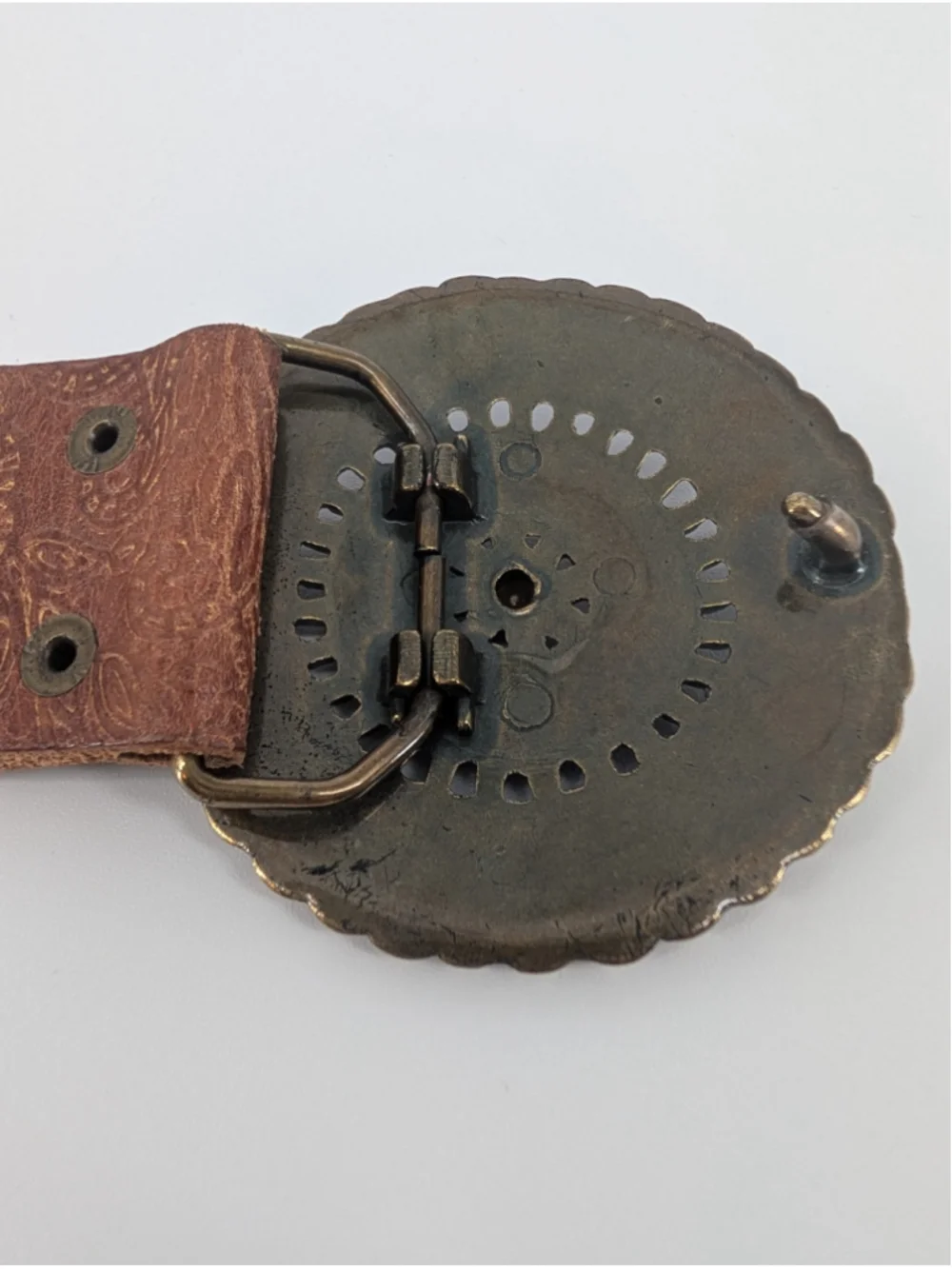 Fossil BT2918231 Leather Belt L Brown Gold Paisley Embossed Rhinestone Buckle